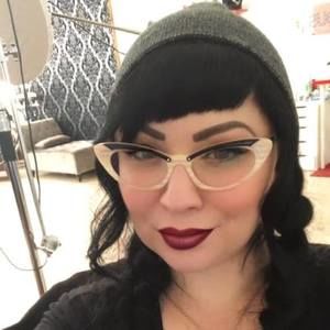 Meet your Posher, Nikki